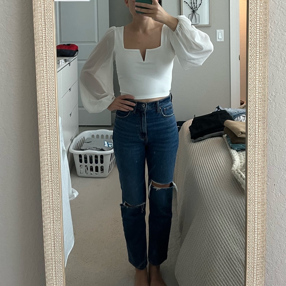 White Windsor Top with tags. Perfect for the holidays!